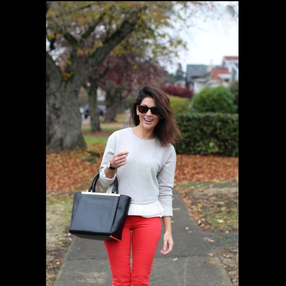 ❤SOLD❤J. CREW VIDEO Ruffle Hem Sweatshirt Gray Top - Picture 6 of 12